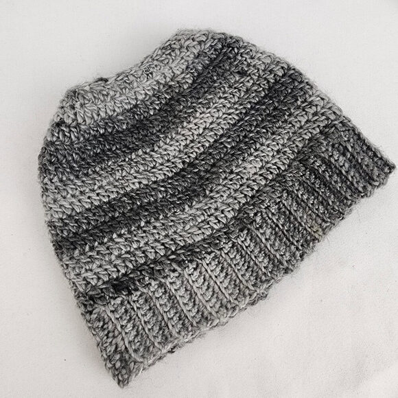 Handmade Grey Knit Pony Tail Toque - Picture 7 of 7